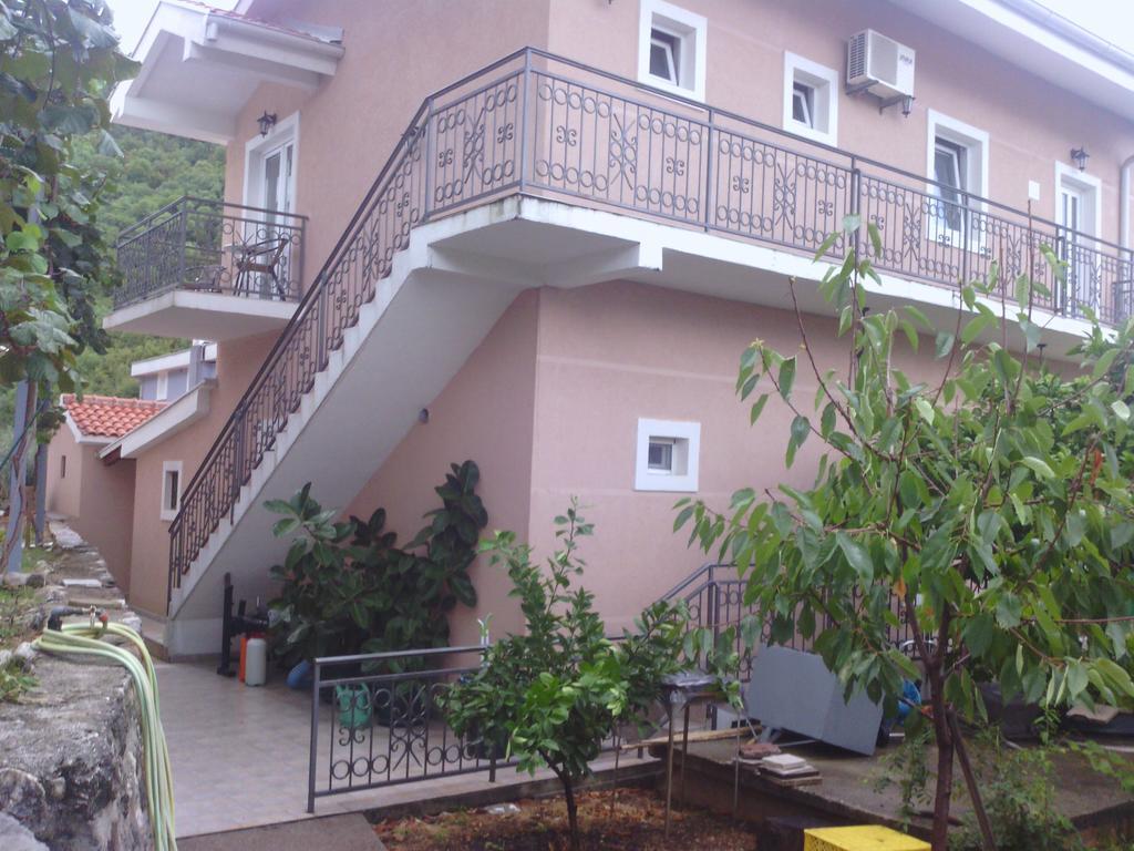 Apartments Mitrovic Podlicak Sveti Stefan Luaran gambar