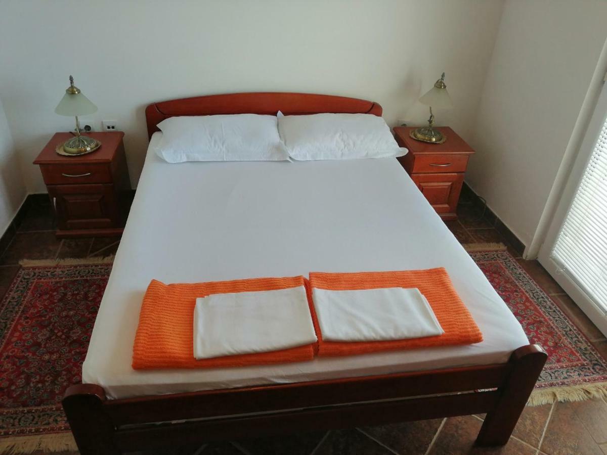 Apartments Mitrovic Podlicak Sveti Stefan Luaran gambar