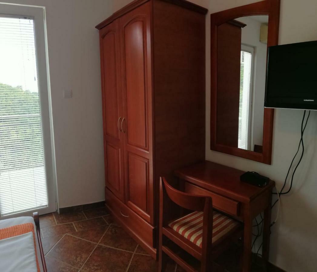 Apartments Mitrovic Podlicak Sveti Stefan Luaran gambar